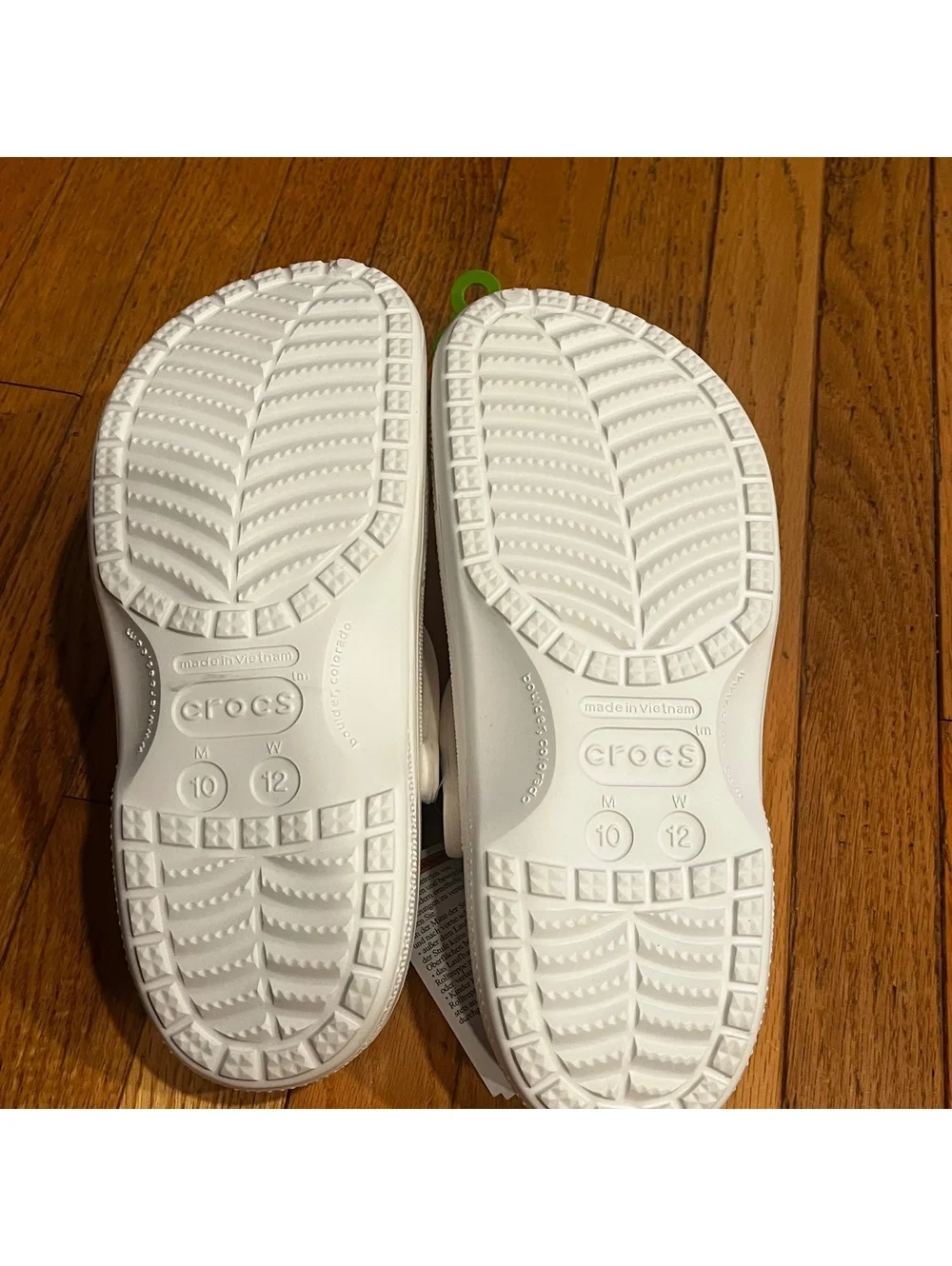 Crocs Baya Lined Clog White with Gray Fleece Lining, Men’s US 10 / Women’s US 12